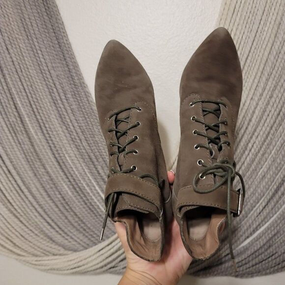 Belle by Sigerson Morrison Suede Pointed Ankle Boots Sz 6 - Picture 5 of 7